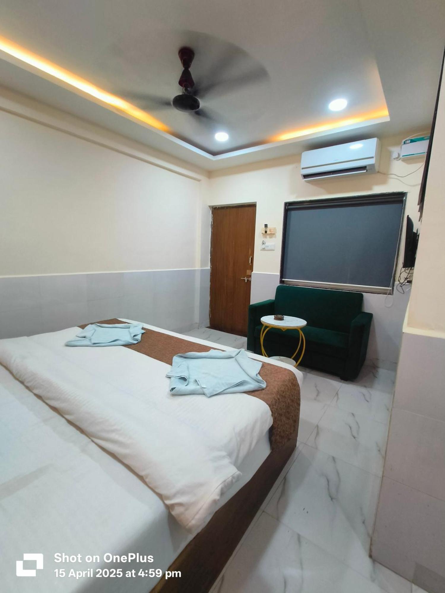Hotel Small Daddy Plus Калангуте Екстериор снимка