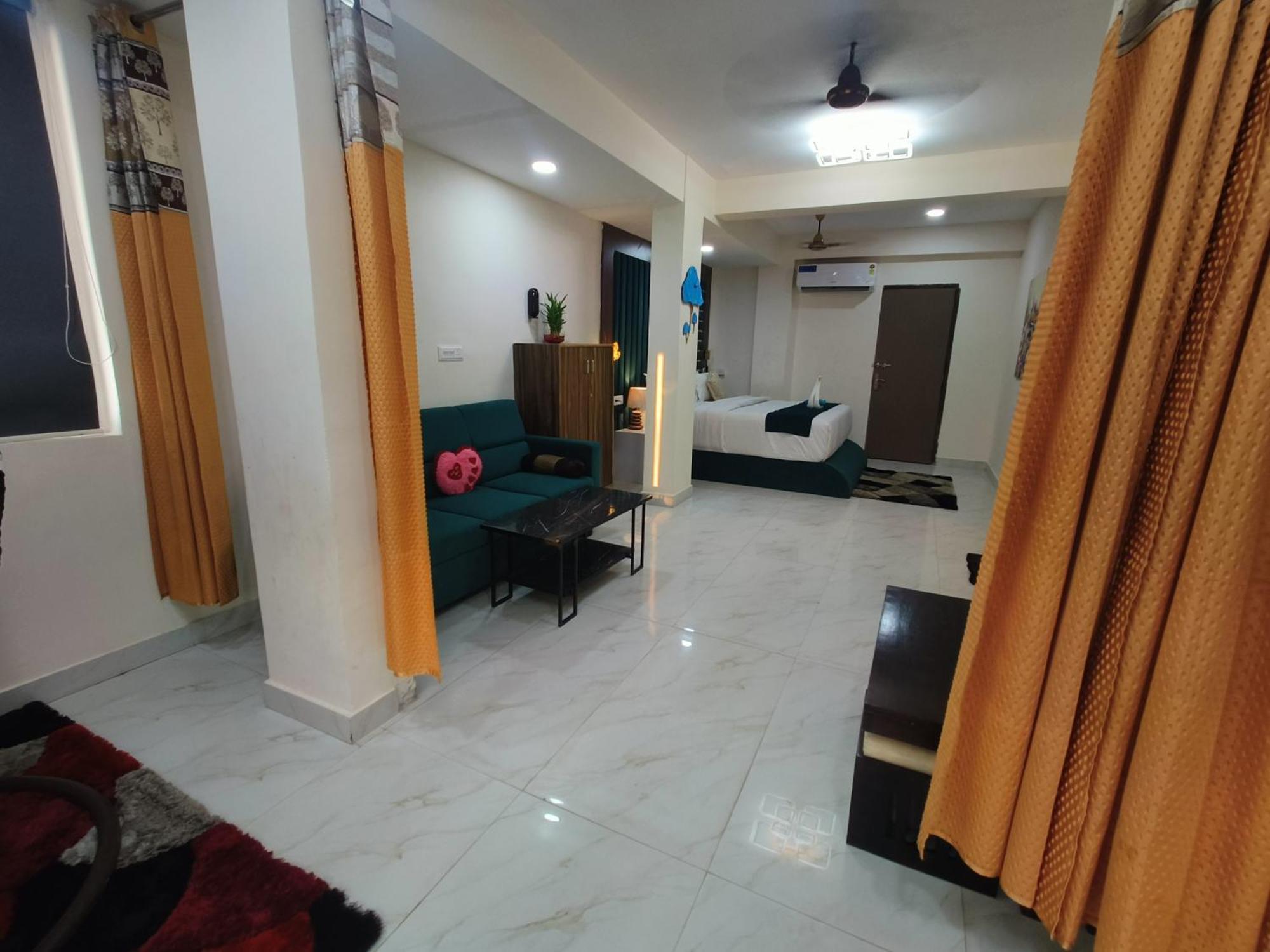 Hotel Small Daddy Plus Калангуте Екстериор снимка