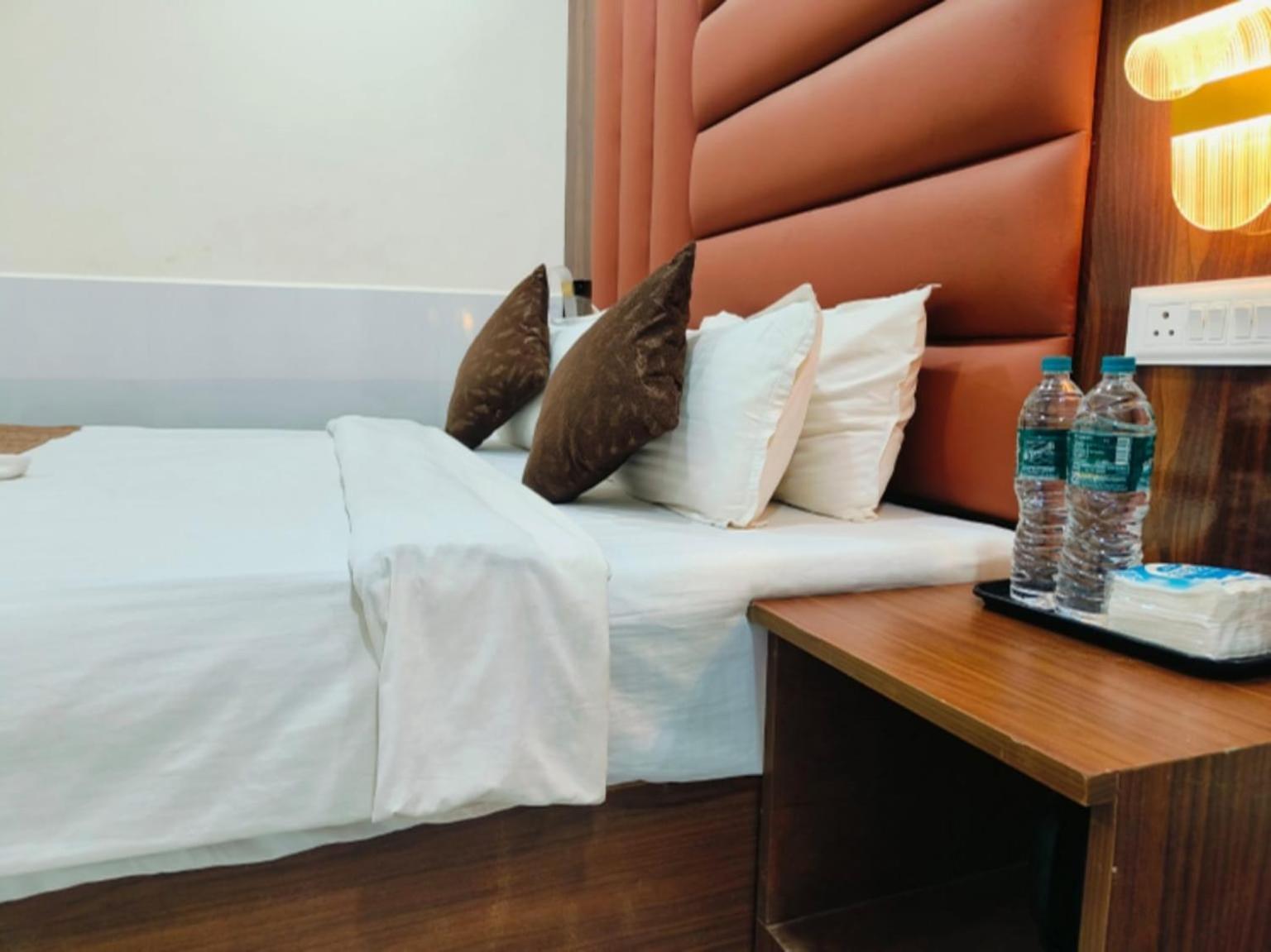 Hotel Small Daddy Plus Калангуте Екстериор снимка